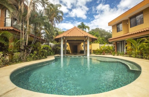 Coco Cabin | Luxury Suite beautiful gardens pool jacuzzi boutique hotel
