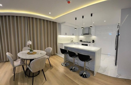 Cuenca Apartment | Luxury Suite with Skyline Views in Exclusive District
