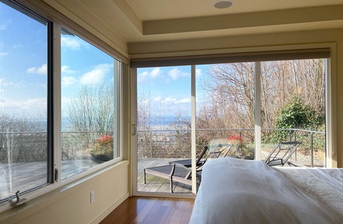 West Queen Anne Condo | Luxury Sunset Ocean View, One Level Designer's Home, Queen Anne, ZEN feel