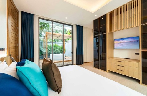 Choeng Thale Villa | Luxury Teak 4BR Private Pool Villa in Bang Tao