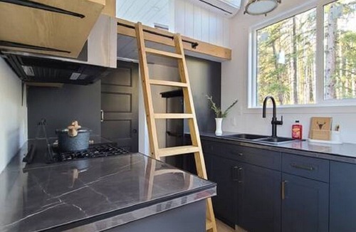 Blairmore Cabin | Luxury Tiny Home Cabin, 2 Bedrooms, can sleep 5