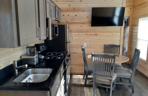 Valle Cabin | Luxury Tiny Home Escape with Loft, Views & Outdoor Space in Williams, Arizona