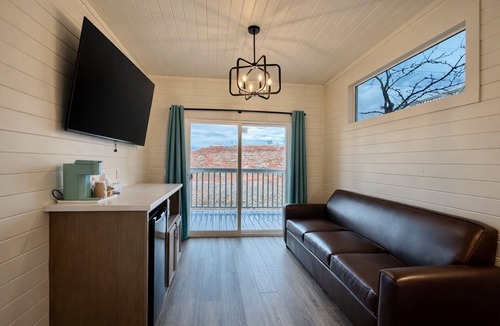 Page House | Luxury Tiny Homes - Deluxe King Room