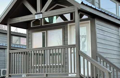 Page House | Luxury Tiny Homes - Deluxe King Room