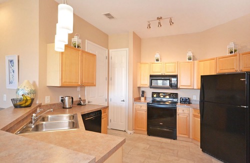 Loughman Condo | Luxury Top Floor Condo, 3 Bedroom, Disney 10 Mins