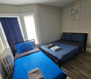 Parkdale House | Luxury Toronto Exhibition Stay For Concerts and MAJOR INTERNATIONAL SPORTING EVENT-Free Wifi