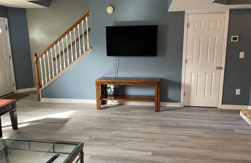Bloomington Villa | Luxury Townhome #1 - Remodeled Feb 2021