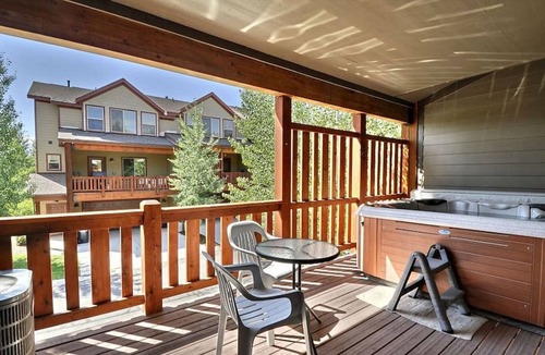 Bear Hollow Village Villa | Luxury Townhome Gourmet Kitchen & New Private Hot Tub,