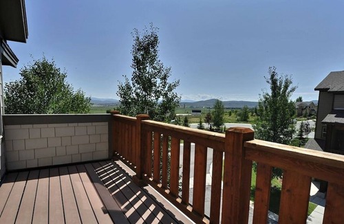 Bear Hollow Village Villa | Luxury Townhome Gourmet Kitchen & New Private Hot Tub,