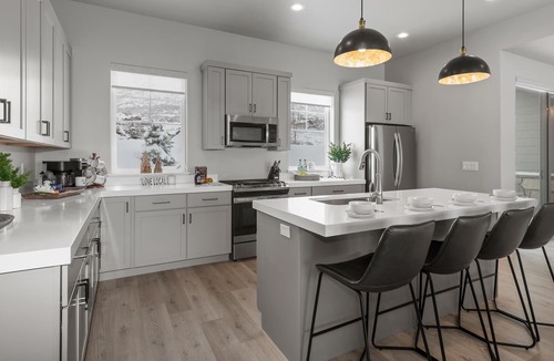 Deer Mountain House | Luxury Townhome in Great Location, Hot Tub +Patio, Gourmet Kitchen, Almost Heaven!