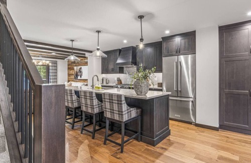 Canmore Villa | Luxury Townhome | Private Hot Tub & Fire Table