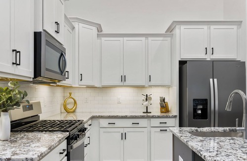 Central House | Luxury Townhome with Golf Cart 4 miles to Clemson Memorial Stadium
