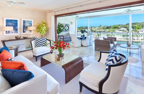 Six Mens Villa | Luxury Two Bedroom Residence