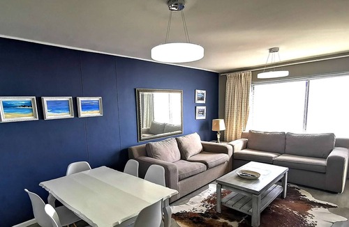 Bloubergstrand Apartment | Luxury Two Bedroom Apartment with Sea View