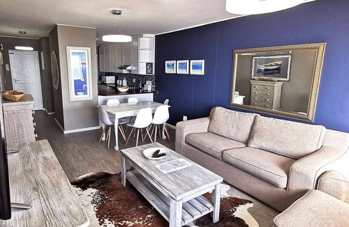 Bloubergstrand Apartment | Luxury Two Bedroom Apartment with Sea View