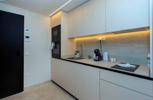 Guadalupe Apartment | Luxury UCAM Studio | Desk & High-Speed Wi-Fi
