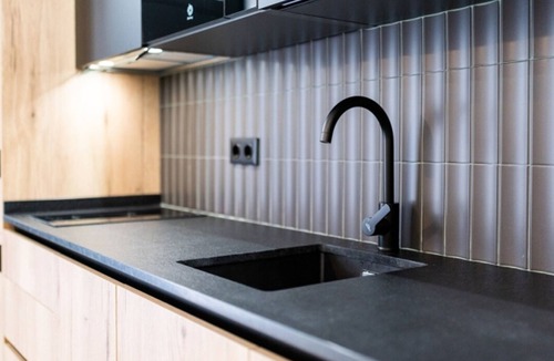 Figares Apartment | Luxury Urban Hideaway Near Granada City Center