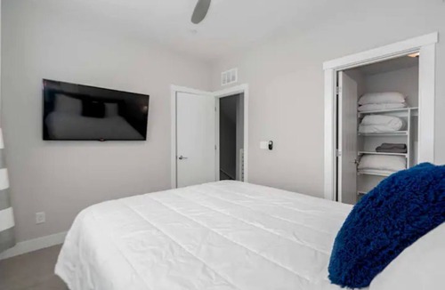 Northfield House | Luxury/Urban Oasis,Rooftop Deck, Mountain View’s