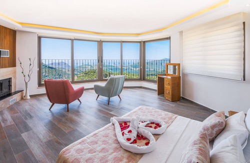 Islamlar Villa | Luxury Valley‑View Escape in Islamlar 3 En‑Suite Jacuzzi Private Pool