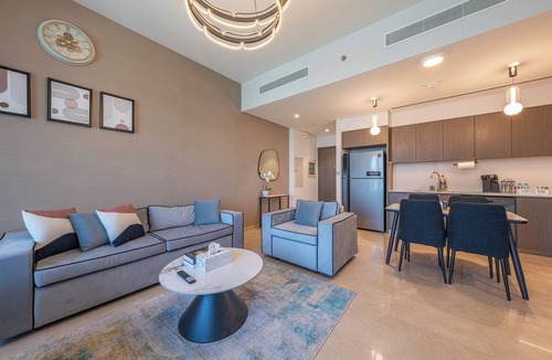 Downtown Dubai Apartment | Luxury Views: Full Burj Khalifa & Fountain Show