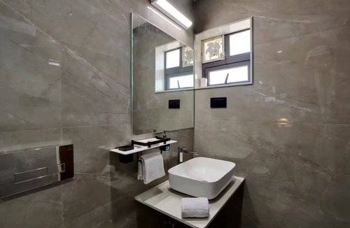 Baradia Apartment | Luxury Villa 2 Bed Rooms, Balcony & Garden View
