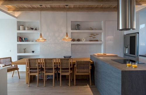 Plaka Villa | Luxury Villa Eureka - BY APOKORONAS VILLAS