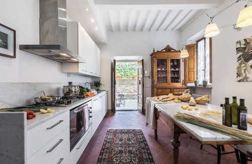 Massa e Cozzile Villa | Luxury Villa Gialla with the view of tuscan countryside