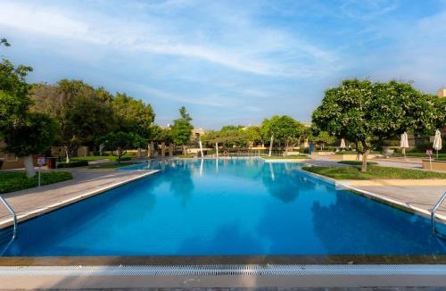 Arabian Ranches Villa | Luxury Villa in Ranches 1, on Pool and Park