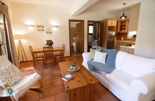 Troulos Villa | Luxury Villa Nefeli w Private Pool
