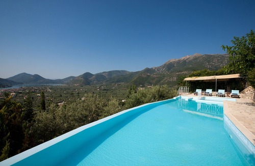 Nidri Villa | Luxury villa overlooking the sea with private pool-Villa Rose