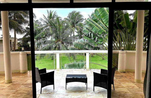 Caticlan Villa | Luxury Villa: Private Pool & Beach Retreat