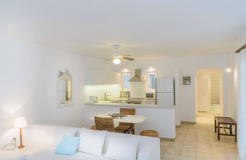 Kanapitsa Villa | Luxury Villa Skiathos | Two-Bedroom Suite Dyo | Vromolimnos