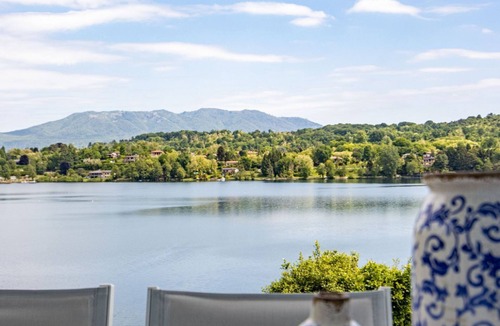 Comabbio Villa | Luxury Villa, swimming pool private beach sleeps 8