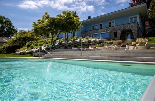 Comabbio Villa | Luxury Villa, swimming pool private beach sleeps 8