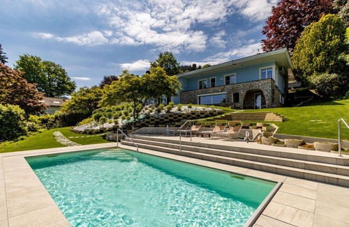 Comabbio Villa | Luxury Villa, swimming pool private beach sleeps 8