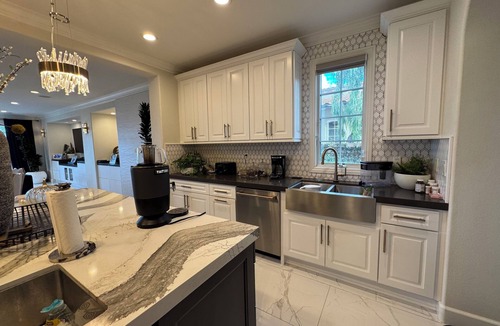 Quail Hill House | Luxury Villa!Unbeatable location, near freeways, shops