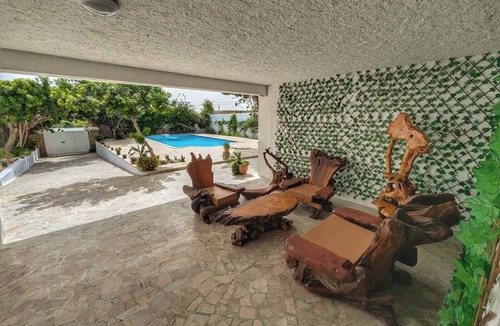 Amilcar Villa | Luxury Villa with central frontview on Historical Carthage Punic Ports