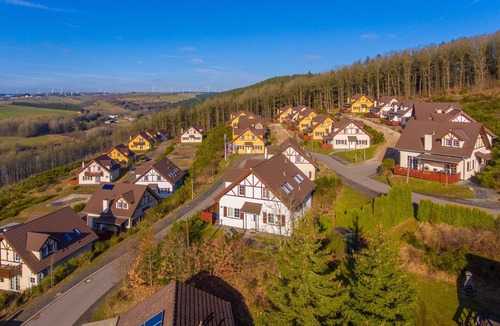 Kronenburg Villa | Luxury Villa with Fireplace near Reservoir in Nordeifel