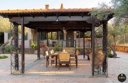 Emporios Villa | Luxury Villa with Huge Garden - Near "Mavra Volia" Beach