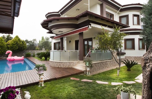 Koycegiz Villa | Luxury Villa with Pool & Camellia in Köycegiz Muğla