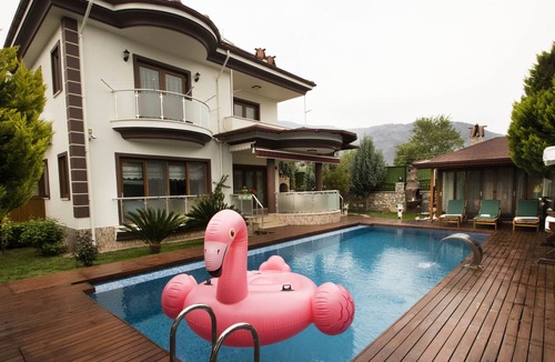 Koycegiz Villa | Luxury Villa with Pool & Camellia in Köycegiz Muğla