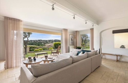 Valbonne Villa | Luxury Villa with Pool, Sauna, BBQ, Gym, AC