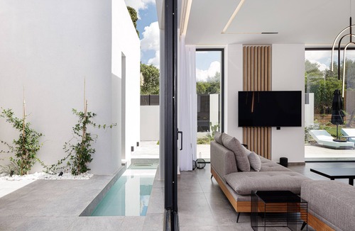 Pigi Villa | Luxury Villas - Steps to Local Amenities w Nearby Beach!