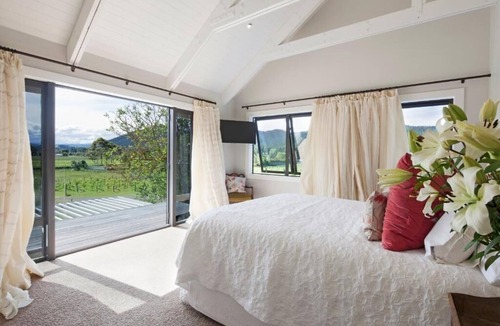 Eskdale Cabin | Luxury Vineyard Lodge in the Hawkes Bay