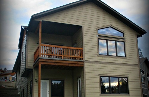 Radium Hot Springs House | Luxury Walk Out House in Radium Hot Springs 5 Bedrooms