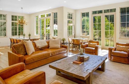 Warm Springs House | Luxury Warm Springs River Home