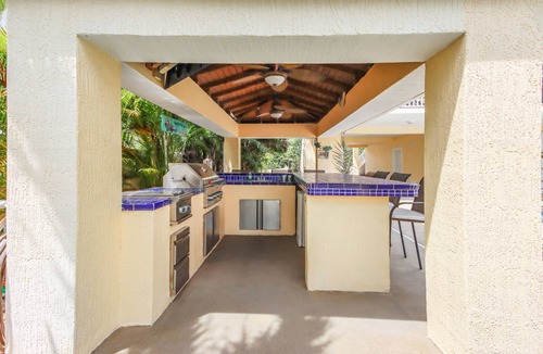 Twin Lakes House | Luxury Water Front Home, Private Pool, Spa, Tiki Bar, 75' Foot Dock with Kayaks