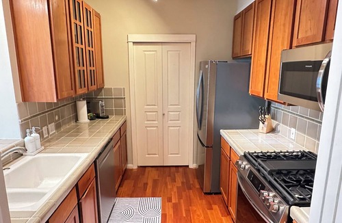 Downtown Seattle Condo | Luxury Waterfront Condo- across from Pier 62 MAJOR INTERNATIONAL SPORTING EVENT Fan Zone, Views, AC, Parking