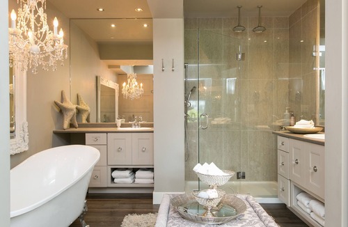 Kelowna Central Business District Hotel | Luxury Waterfront - Downtown Kelowna!