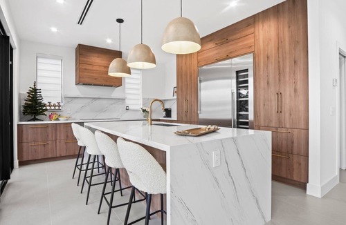 Venetian Shores House | Luxury Waterfront Escape- Brand New Home In Venetian Shores